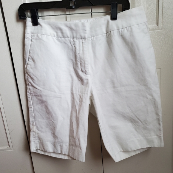 Liz Claiborne - Picture 1 of 4